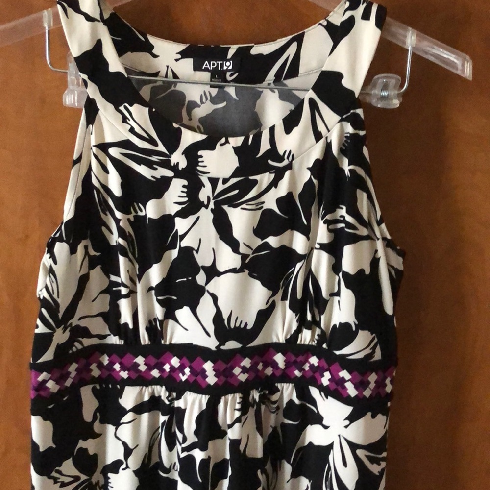 Sleeveless dress